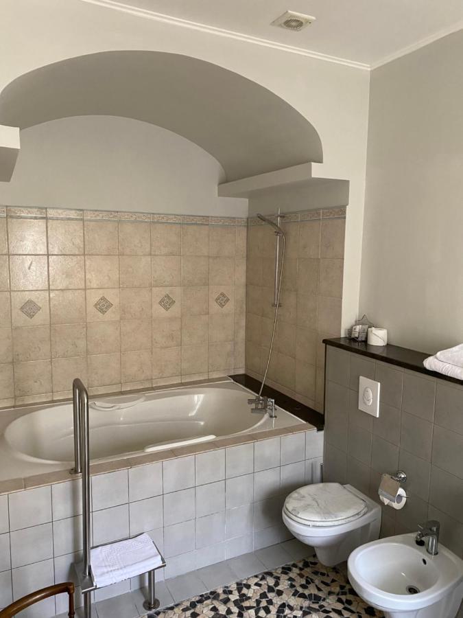 Hotel Kert Free Parking Рига Екстер'єр фото