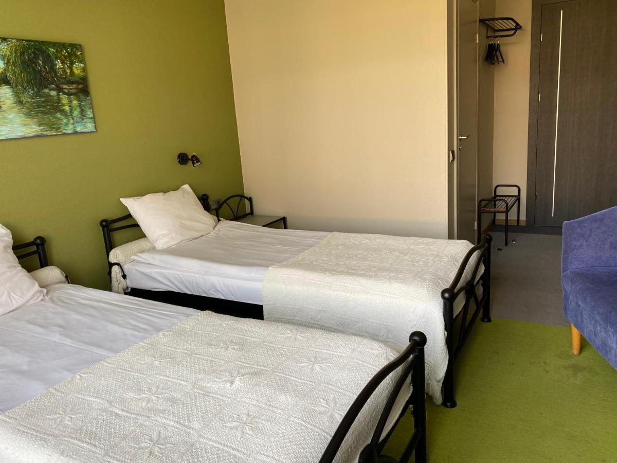 Hotel Kert Free Parking Рига Екстер'єр фото