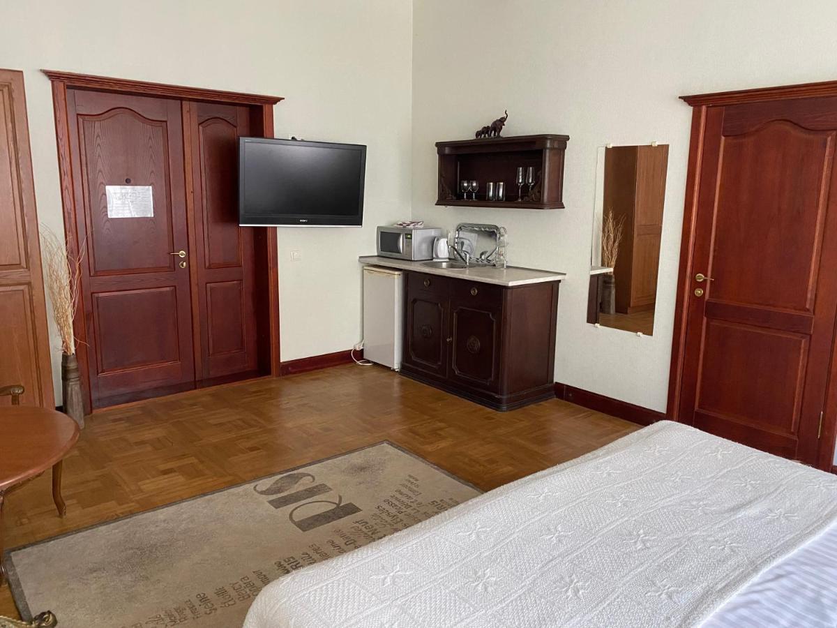 Hotel Kert Free Parking Рига Екстер'єр фото