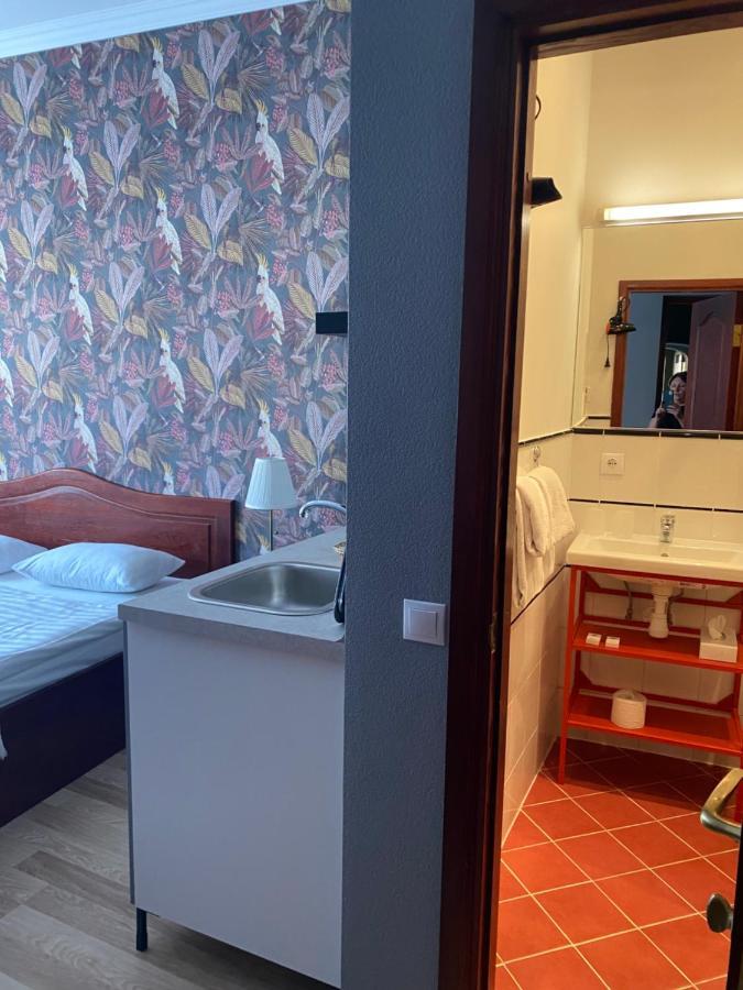 Hotel Kert Free Parking Рига Екстер'єр фото