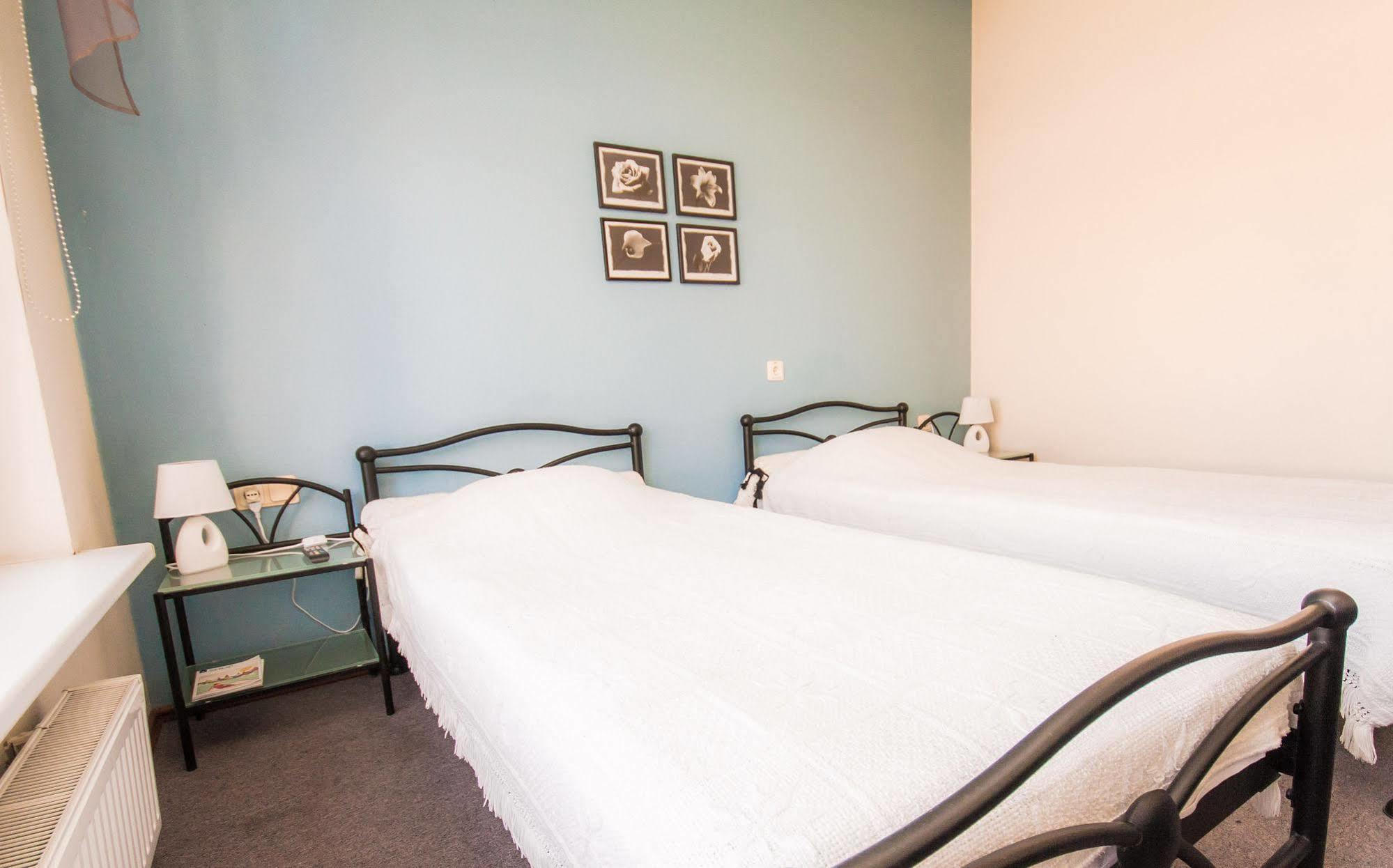 Hotel Kert Free Parking Рига Екстер'єр фото